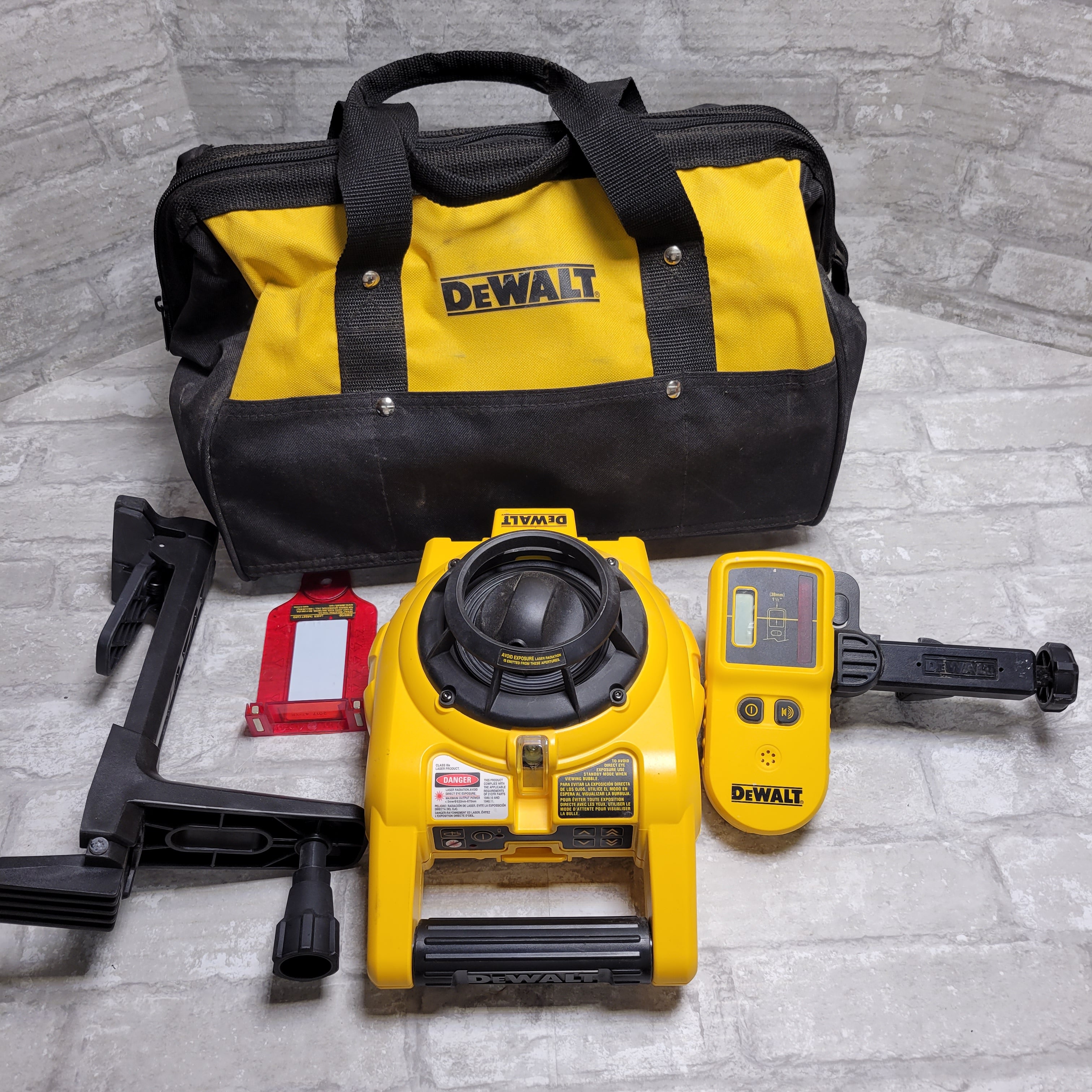 DeWALT DW074 Cordless Self Leveling Rotary Laser with DW0742 Laser Detector Kit (8151708532974)